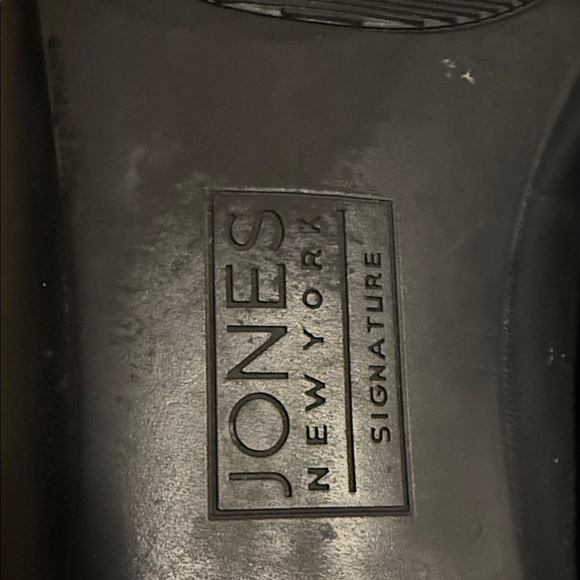 Jones New York Classic Black Flats - Picture 8 of 8